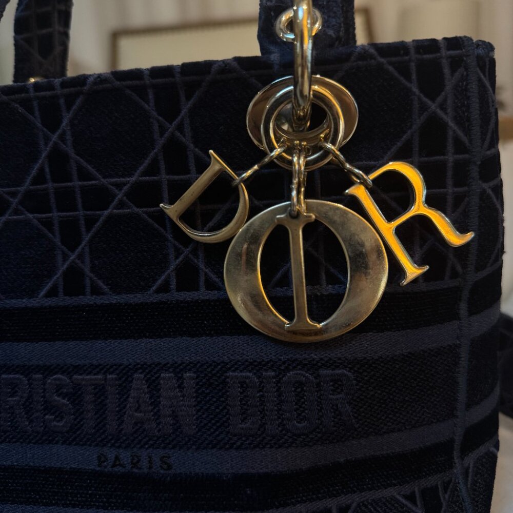 Christian Lady Dior Bag with Strap - Picture 6 of 16